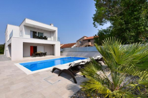 Family friendly house with a swimming pool Bibinje, Zadar - 17020